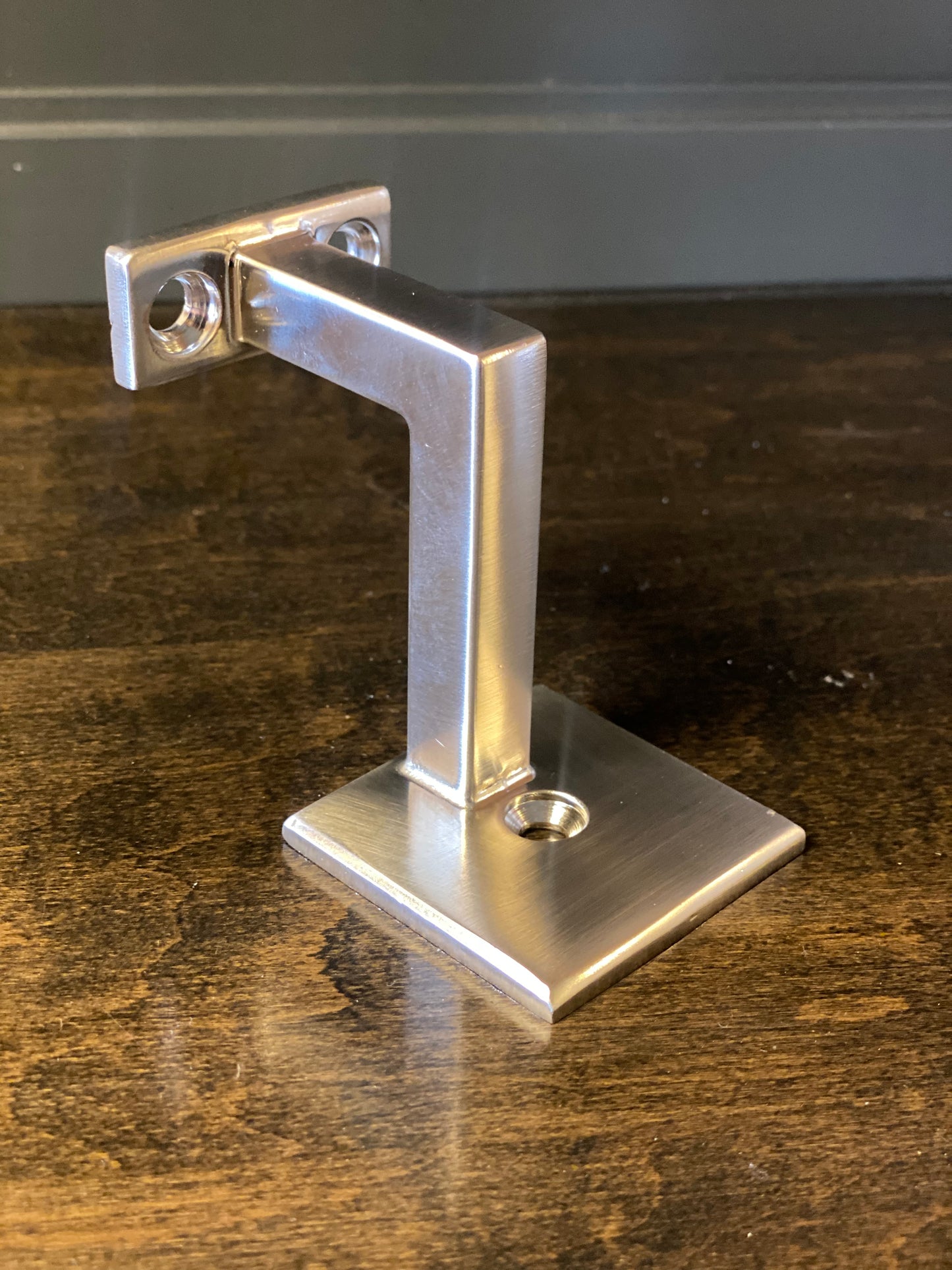 SQ212 | Handrail Bracket | Right Angle | Square